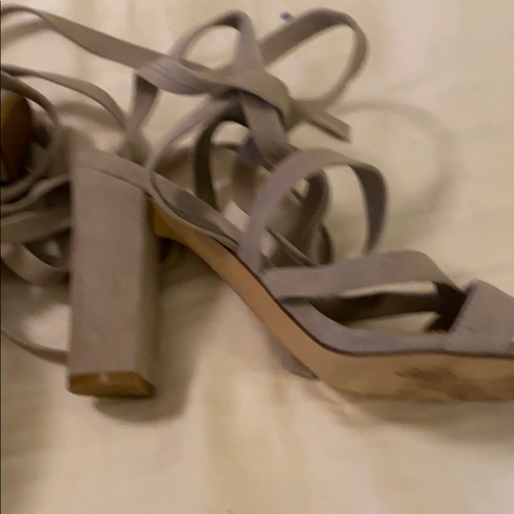 Grey shoes size 8 - Picture 3 of 3